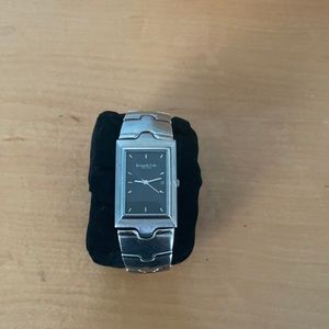 Men’s Kenneth Cole slim fashion watch